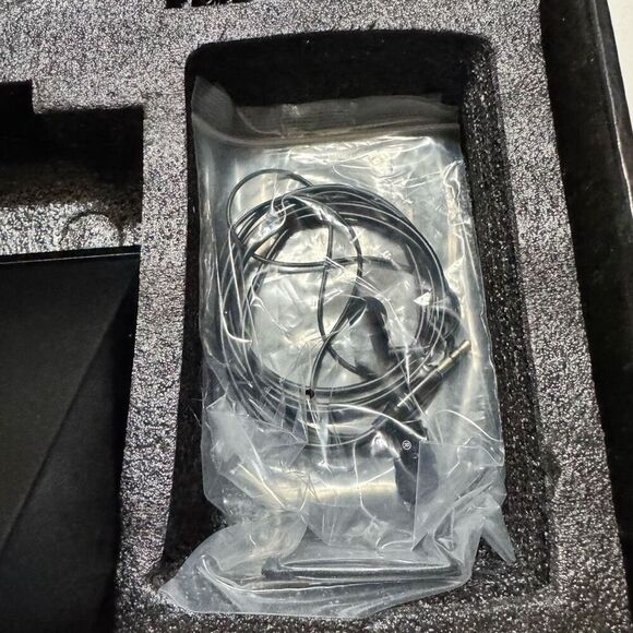 FROKET IEM810 PRO UHF Mono Wireless in Ear Monitor System 1 Body Pack - Picture 7 of 10